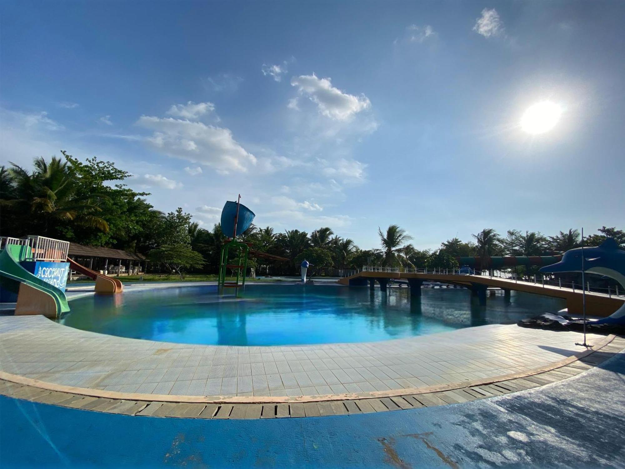 Avery Coconut Island Waterpark Beach Resort Carita Exterior photo